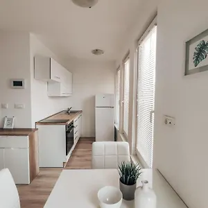 Sanya Apartamento Liubliana