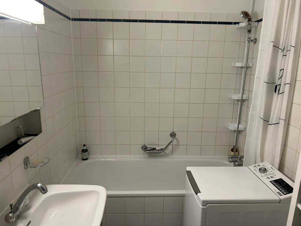 Double Bedroom & Kitchen - Perle Du Lac, Geneva